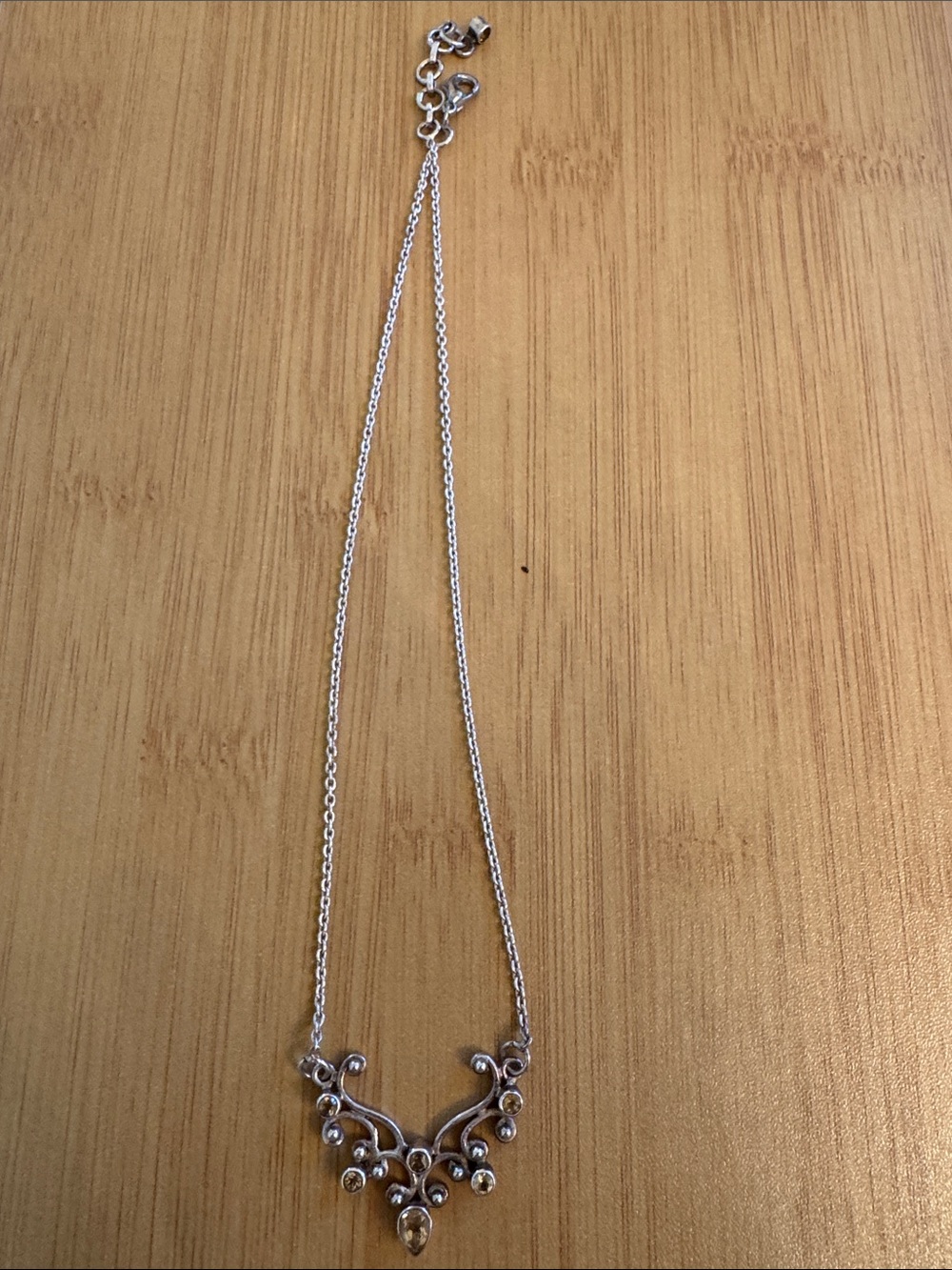 Citrine necklace in sterling silver.